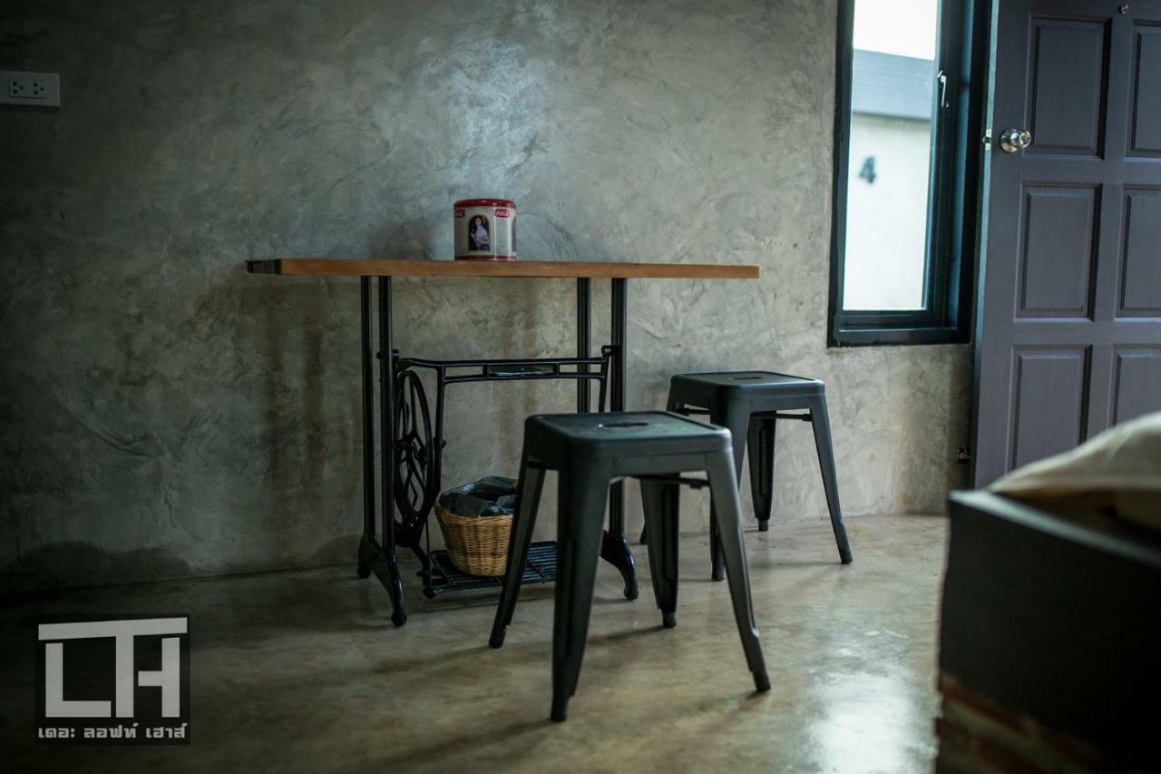 Hotel The Loft House Sakaeo Watthana Nakhon Esterno foto
