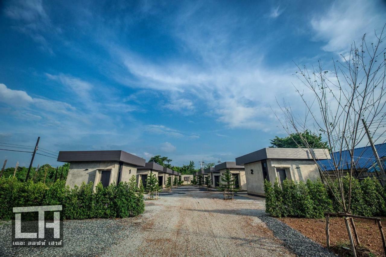 Hotel The Loft House Sakaeo Watthana Nakhon Esterno foto