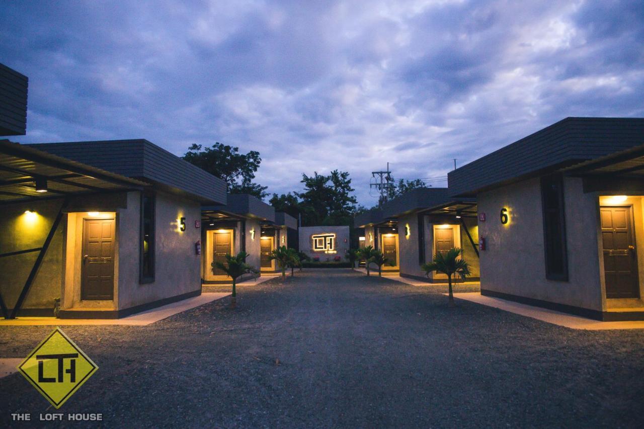 Hotel The Loft House Sakaeo Watthana Nakhon Esterno foto