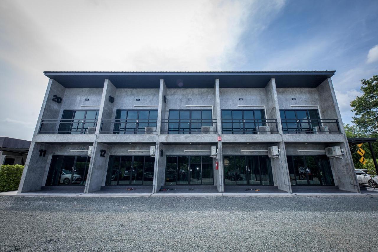 Hotel The Loft House Sakaeo Watthana Nakhon Esterno foto